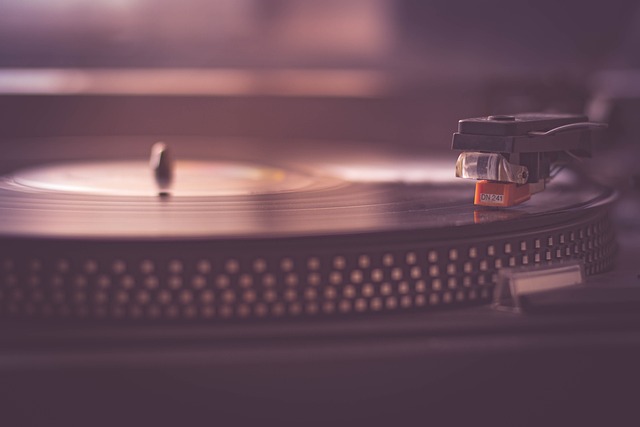 Vinylfeberen lever: Pladespilleren genopdager den autentiske lyd